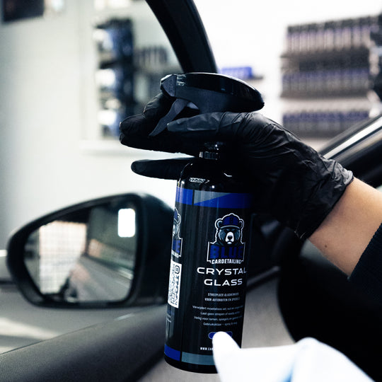 Crystal Glass spray op autoruit streepvrij reinigen
